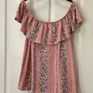 Women’s Off the Shoulder top (L)